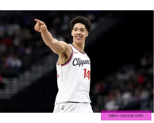 卢指导：专注于比赛执教不纠结小卡与加兰出场时间限制
