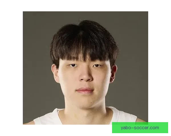 尽显社交牛人本色杨瀚森收官战比赛用球带走赛后亲切握手 尽显社交牛人本色杨瀚森收官战比赛用球带走赛后亲切握手